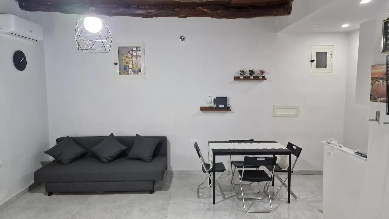 Vincent'S House Apartment Naples 0*,  Italy