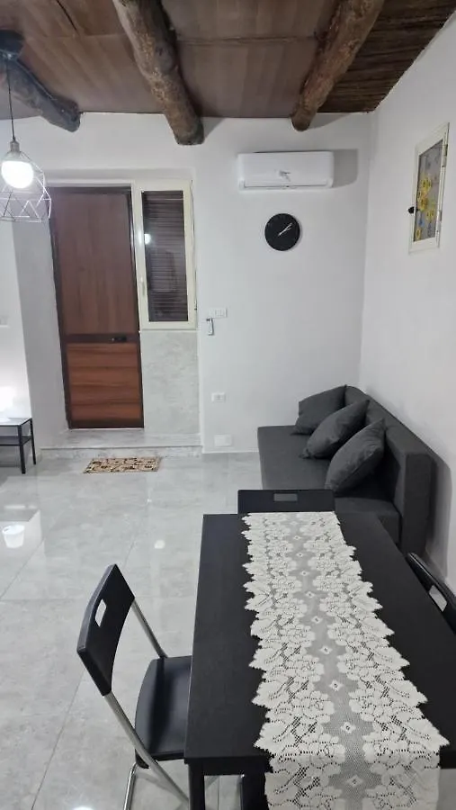 Vincent'S House Apartment Naples 0*,  Italy